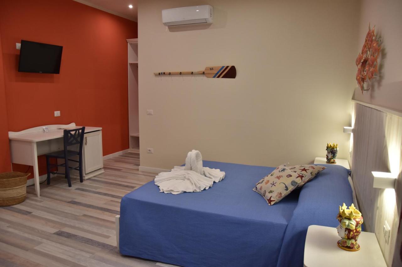 B&B Marina Blu 지아르디니낙소스 외부 사진
